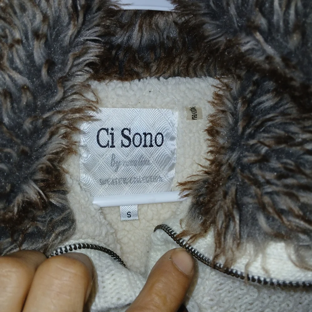 Sweater - Picture 3 of 3
